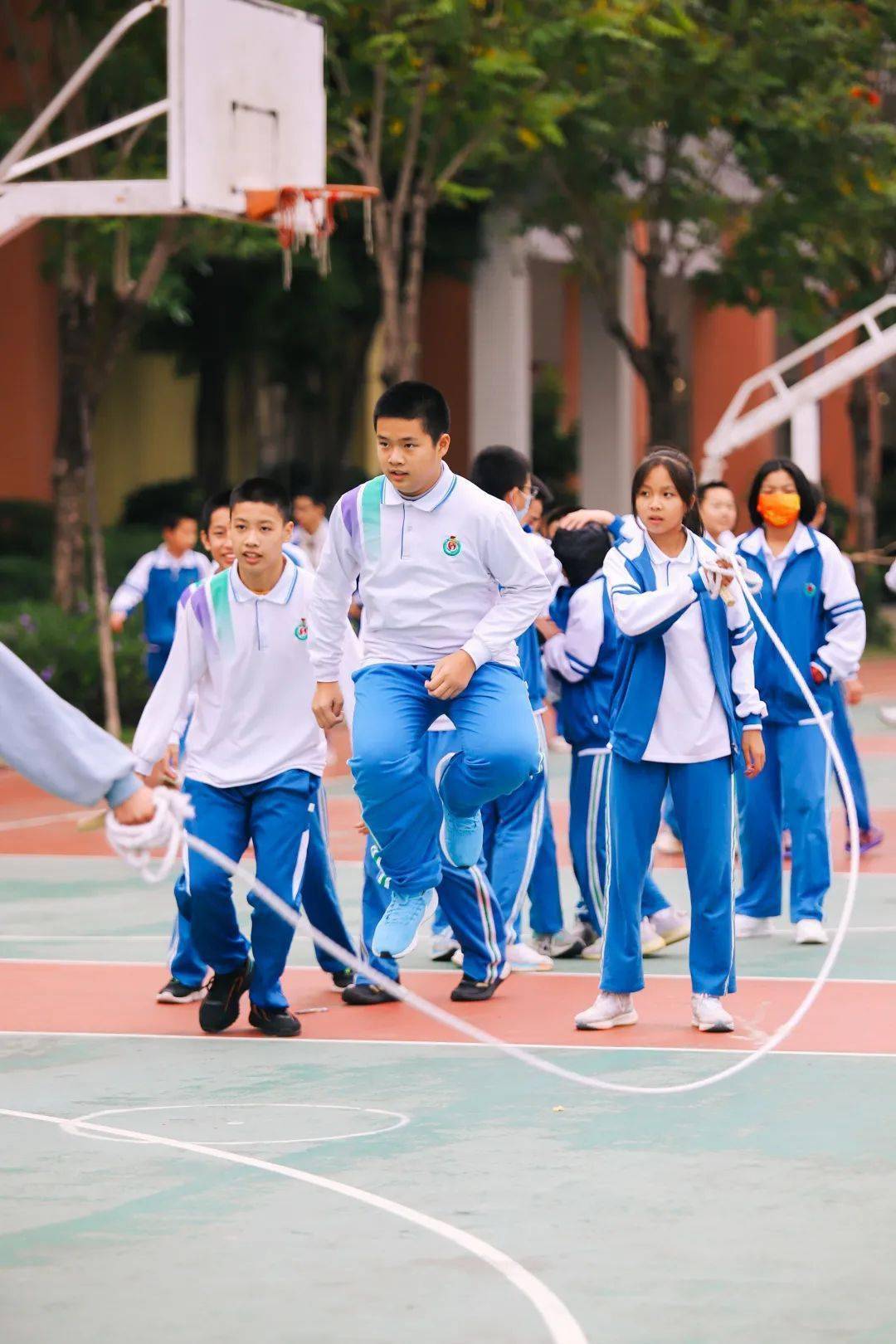 关于冲刺阶段菲尼克斯太阳备战法甲；更衣室发声细节曝光；赛场秩序良好；赛季目标并未改变的信息-英雄联盟